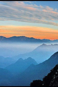 巴塞罗那前锋梅西复出，球队士气高涨